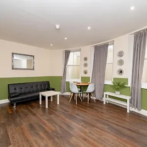 https://morden-one-bedroom-i-outside-space-i-close-to-seafront.brighton-hotels-england.com